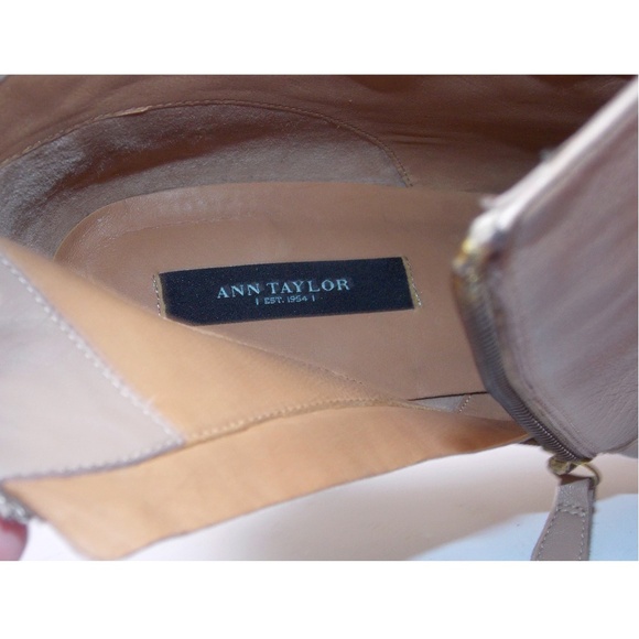 Chic and Sexy Ann Taylor Petra Ankle Boots Stiletto Hidden Platform Sz 10M Beige - Picture 10 of 10